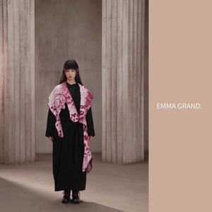 夢の跡に眠る野生猫のアートニットスカーフ　E00619