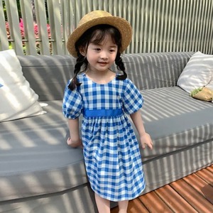 子供服 90〜130 チェック柄 ドレス ミディワンピース ブルー パフスリーブ 半袖 クルーネック 送料無料 子供 キッズコーデ キッズファッション キッズドレス キッズ 可愛い きれいめ エレガント クルーネック 春 夏 秋 ガーリー 韓国系 お出かけ 外出 きれいめカジュアル 着回し ファッション デート コーディネート 重ね着 休日 特別な日 お祝い 記念日 カジュアル 普段着 春コーデ 夏コーデ 秋コーデ 韓国 おしゃれ シンプル ゆったり 韓国ファッション ワンポイント コーデ 子供コーデ
