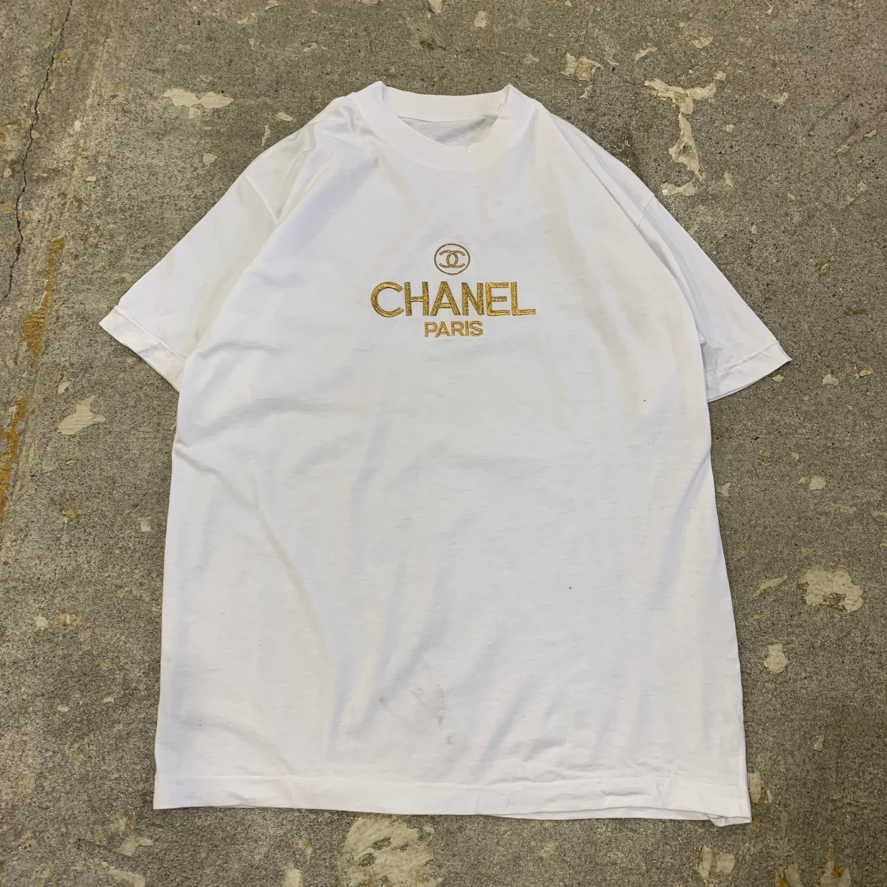 90s bootleg CHANEL T-shirt | What’z up powered by BASE