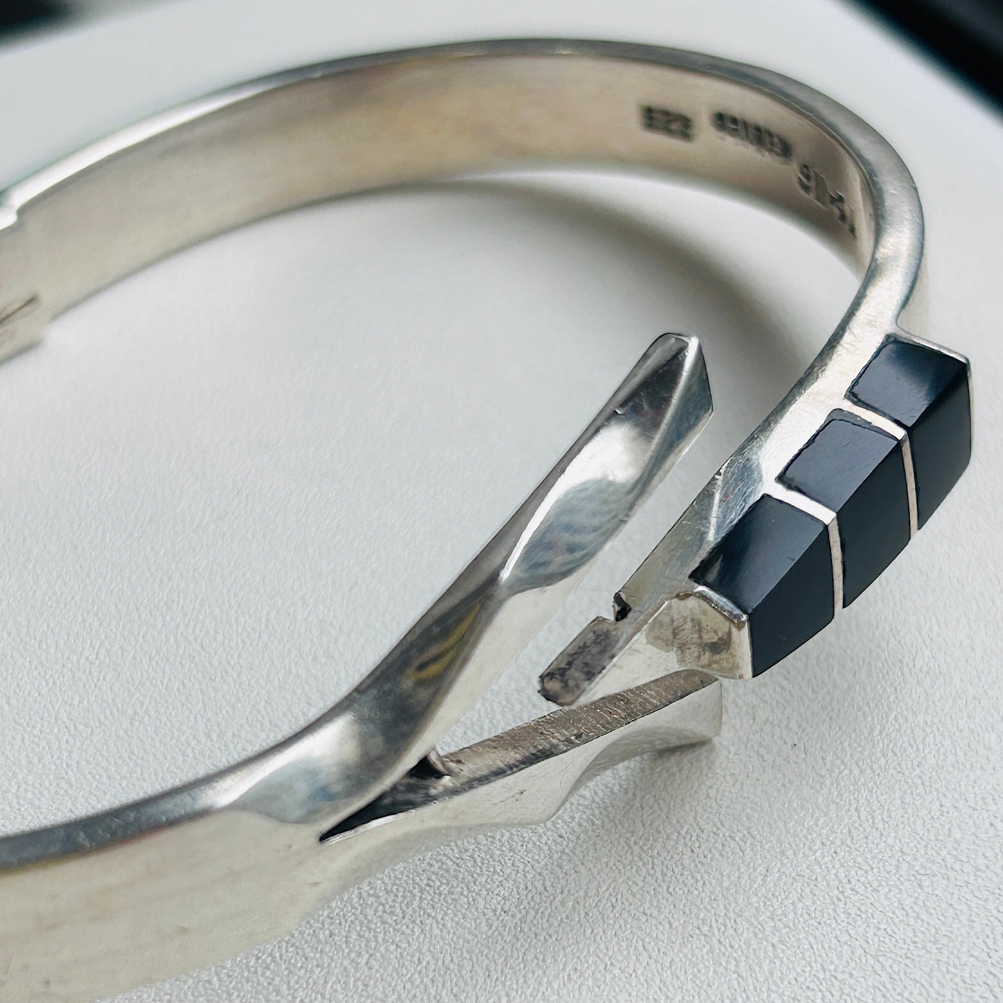 Mexico シルバー925 オニキス開閉バングル | Milo Antiques & Vintage