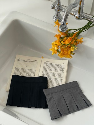 予約【Hug me】Pleated mini skirt