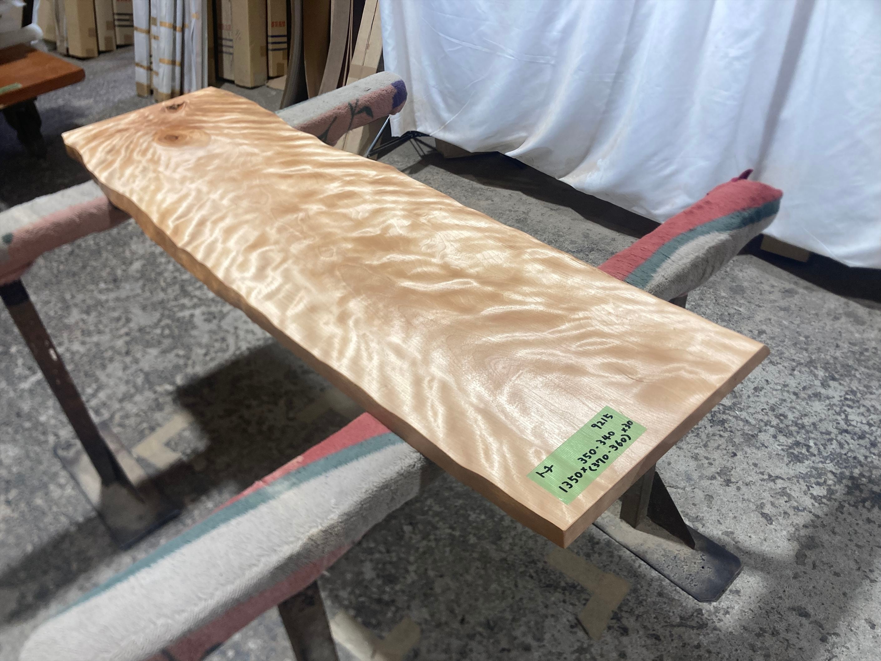 トチ9215 トチの木 一枚板無垢 乾燥材 1350x350-340x30mm カウンター 棚 テレビ台 カウンター センターテーブル 窓台  橡 栃