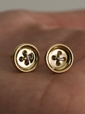 "button" Pierced Earring