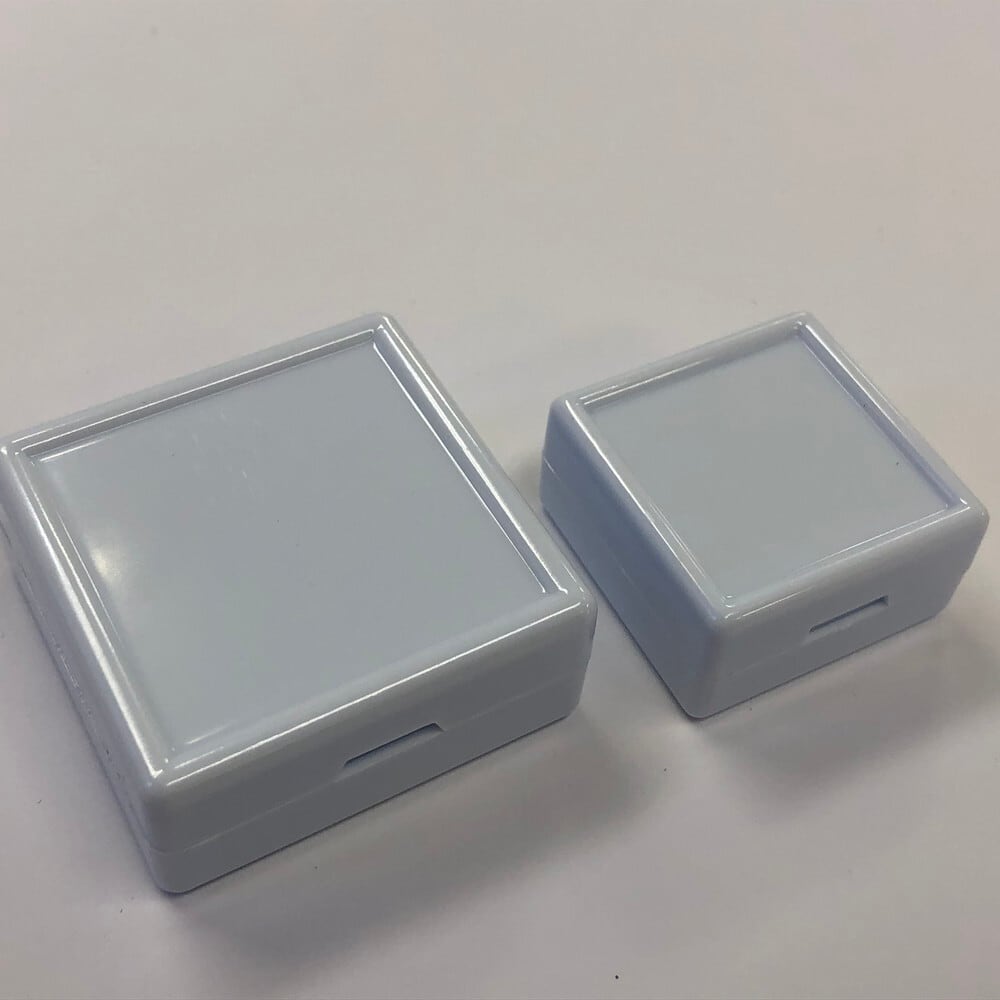 送料無料] ルースケース 30×30mm 白10＋黒10【20個セット】クリック