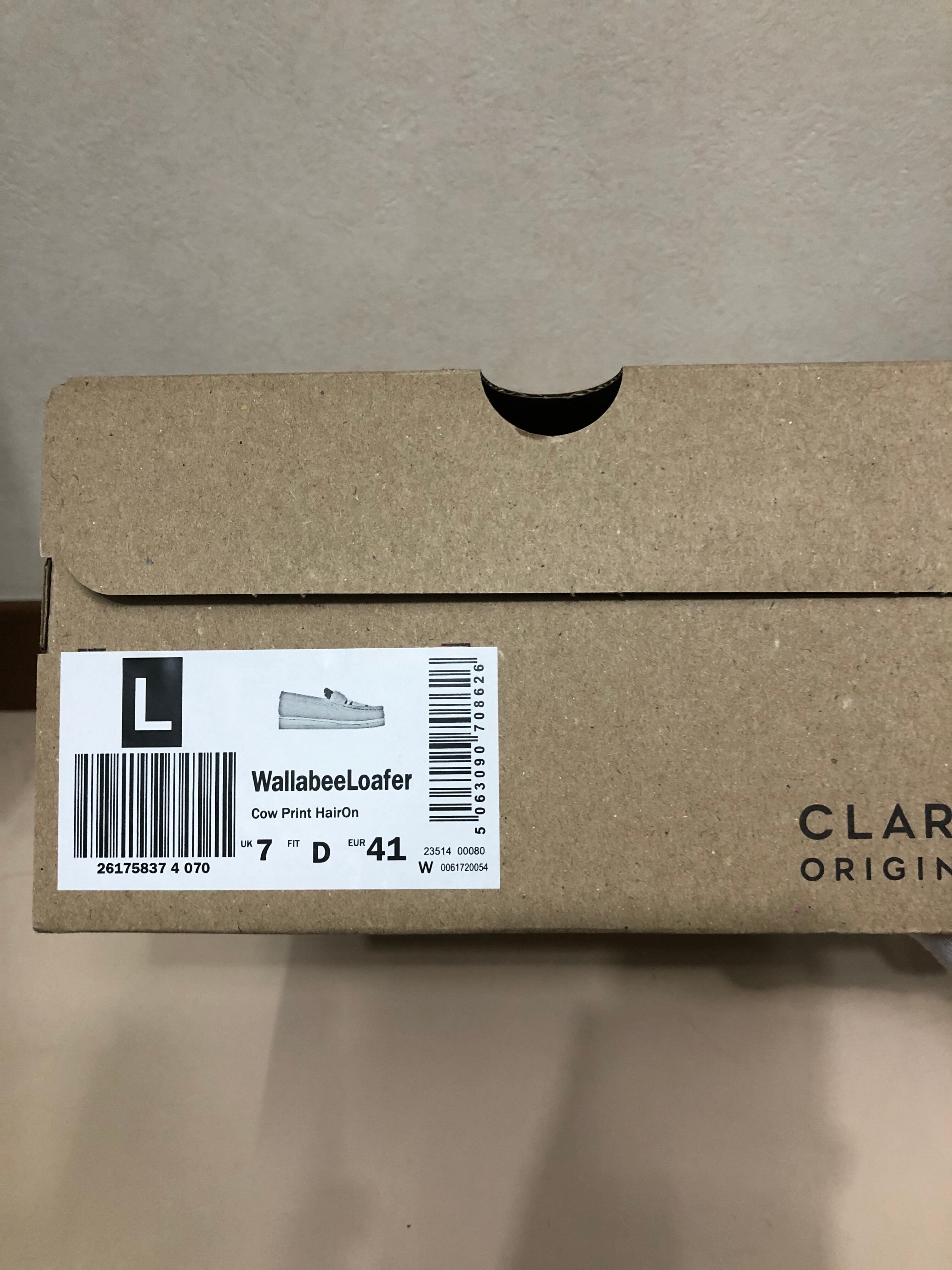 070522○ 未使用 Clarks Wallabee Loafer Cow Print HairOn 41 25.5cm 