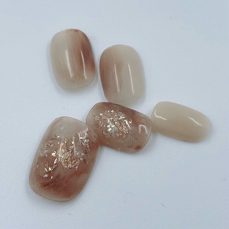 小さい爪用 ベージュ色 ホログラム オフィスネイル ハンドネイルチップ10本セット 短め ショートタイプ ハンドメイド 通販 ジェルネイル ハンドメイドネイルチップ通販ポータルサイトn Market