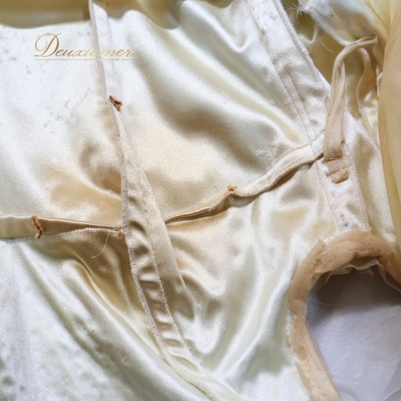 社交ダンス 衣装 スタンダードドレス ワンピース ドレス ホワイト 白 フリル フロート レース 花 ピンク デモ 競技 ダンス パーティ 発表会 パール ホワイト系 おしゃれ デザイン 女性用 競技衣装 上品 パーティー用 ドレスアップ