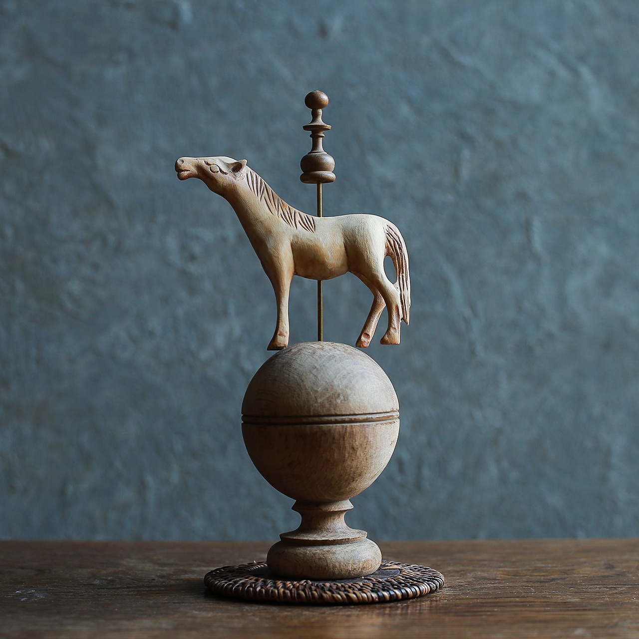 【 MEGURI series 】地球を旅する馬