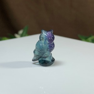 31.可愛い小さいフローライトふくろう