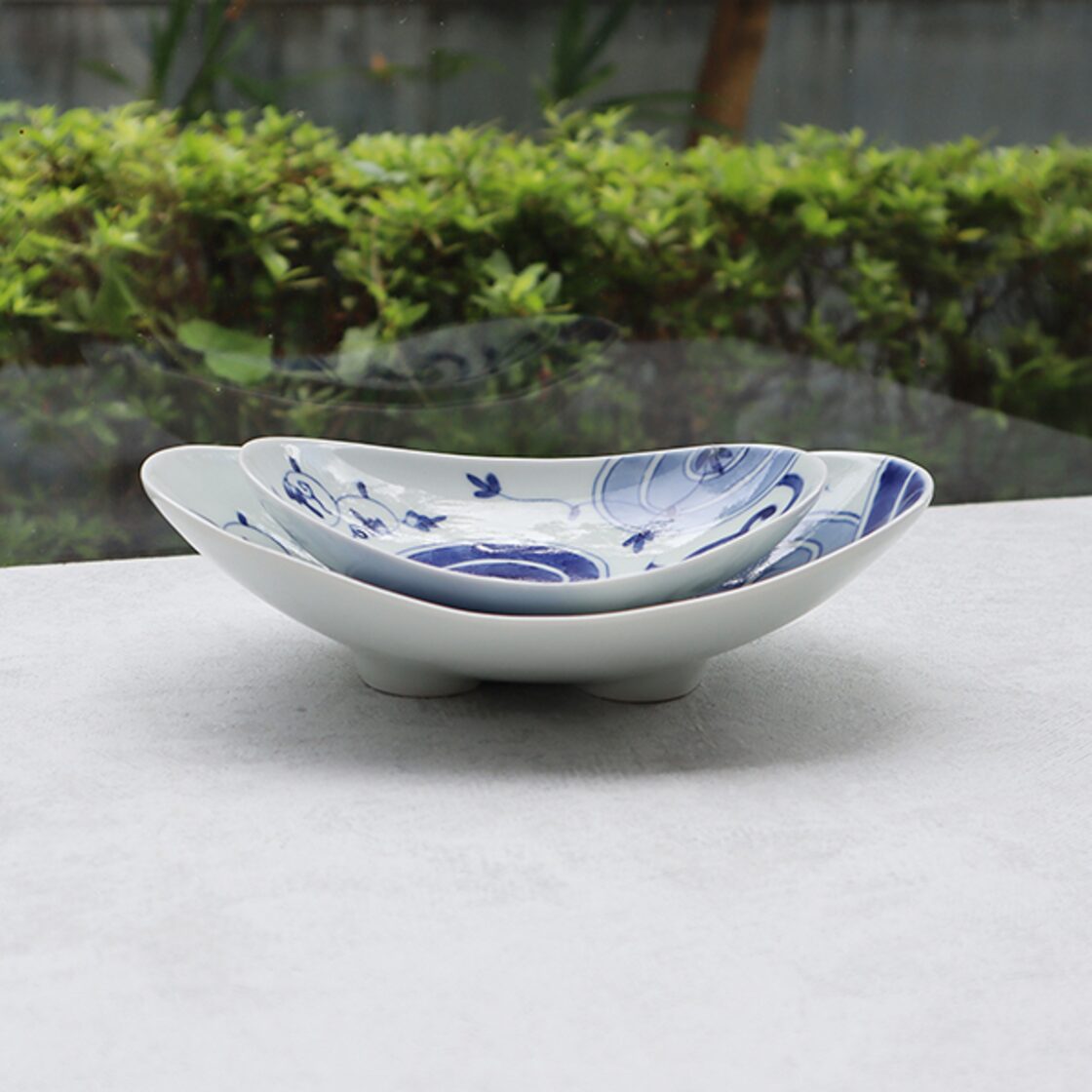 イムサエムさん 楕円皿 【欠けあり】 （晶塗掛け分 (金・銀) 花唐草彫 