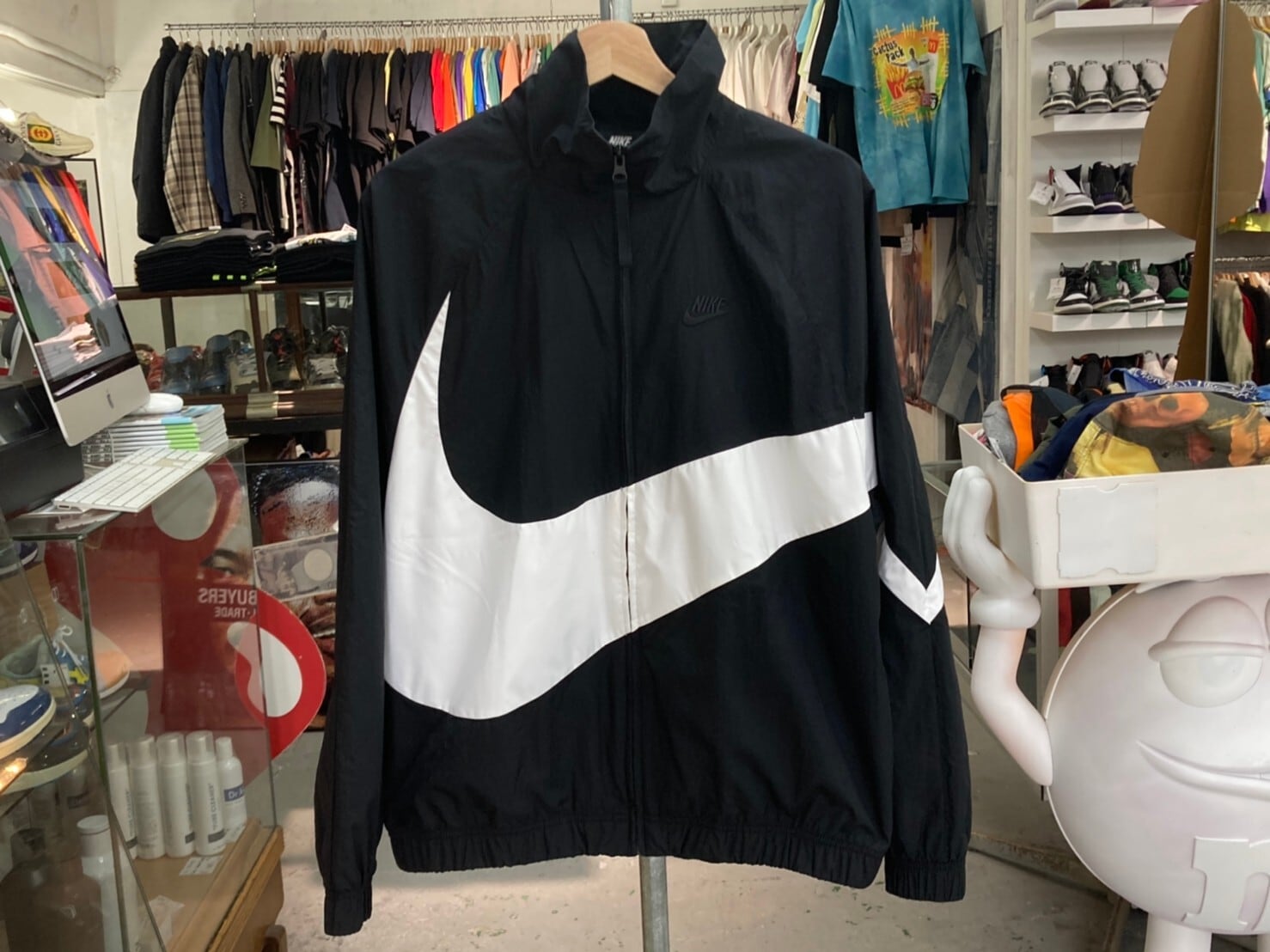 NIKE HBR STMT BIG SWOOSH WOVEN JACKET SMALL AR3133-010 BLACK/WHITE