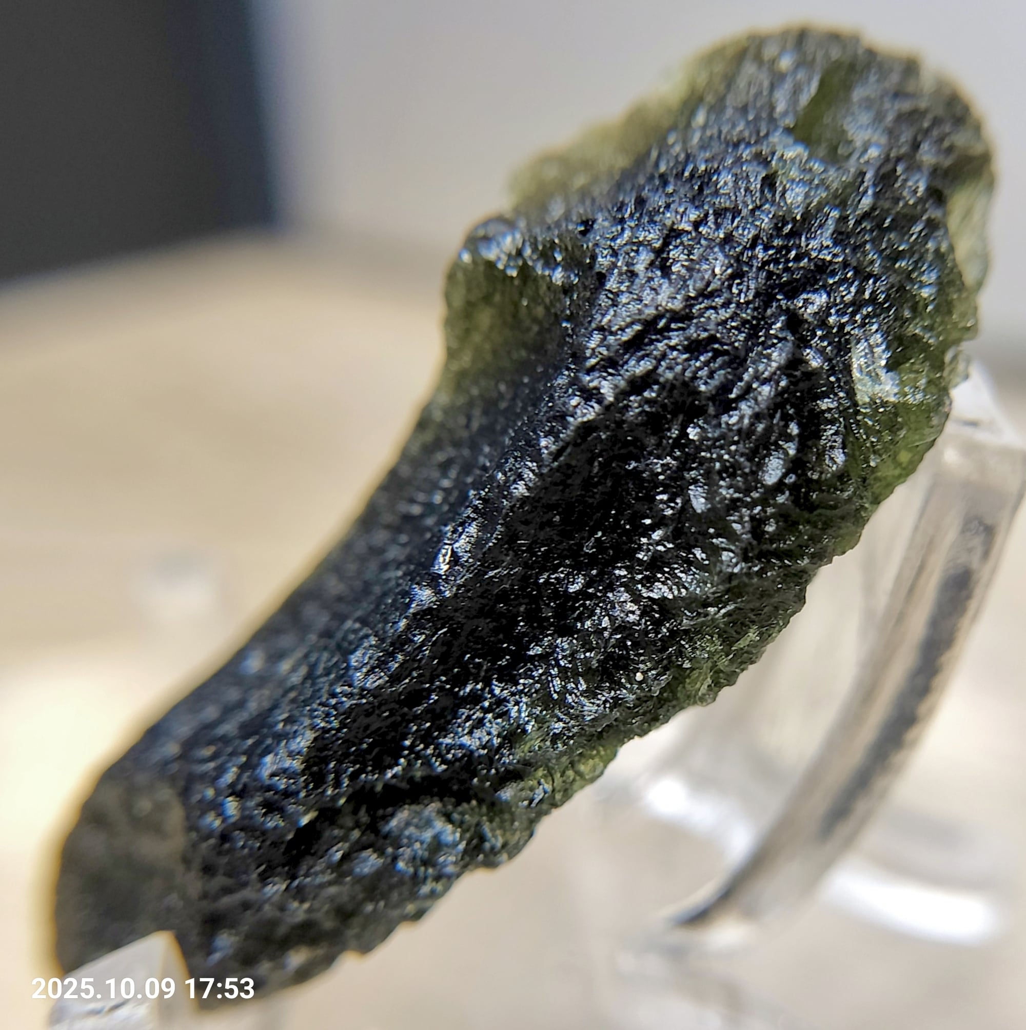 成約済み】超希少 虹入り 天然 無処理 モルダバイト 原石 11.6g 鑑別