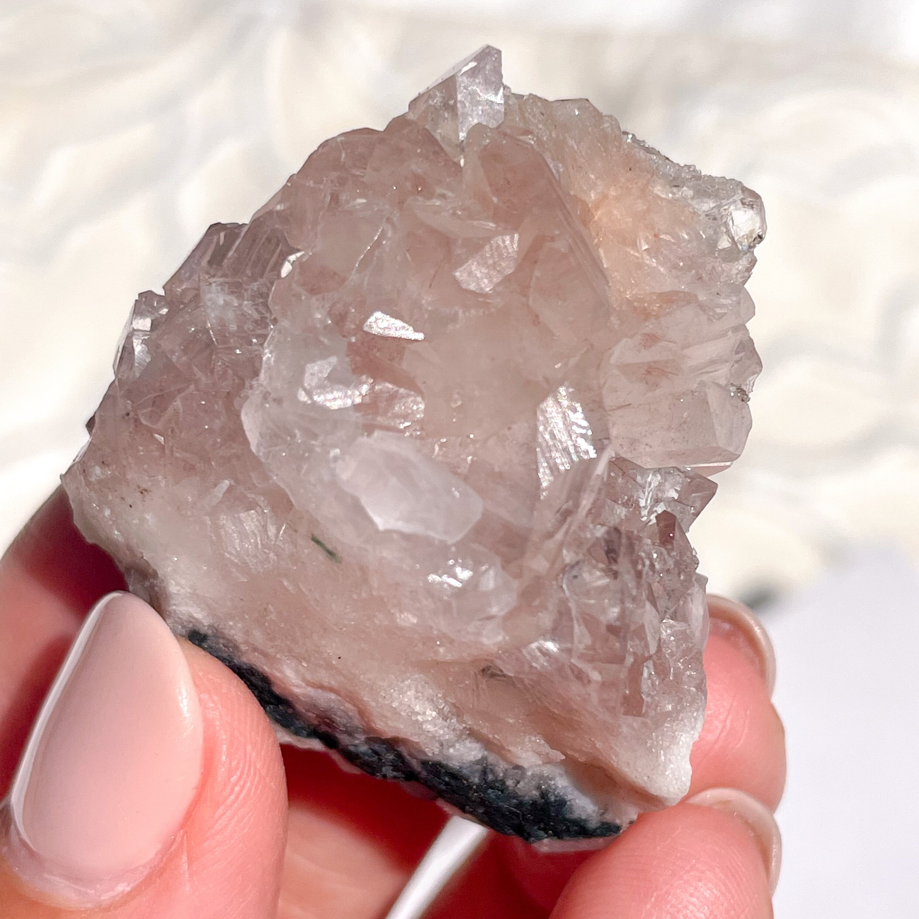 Top Quality Pink Apophyllite 16 ✧ ピンクアポフィライト