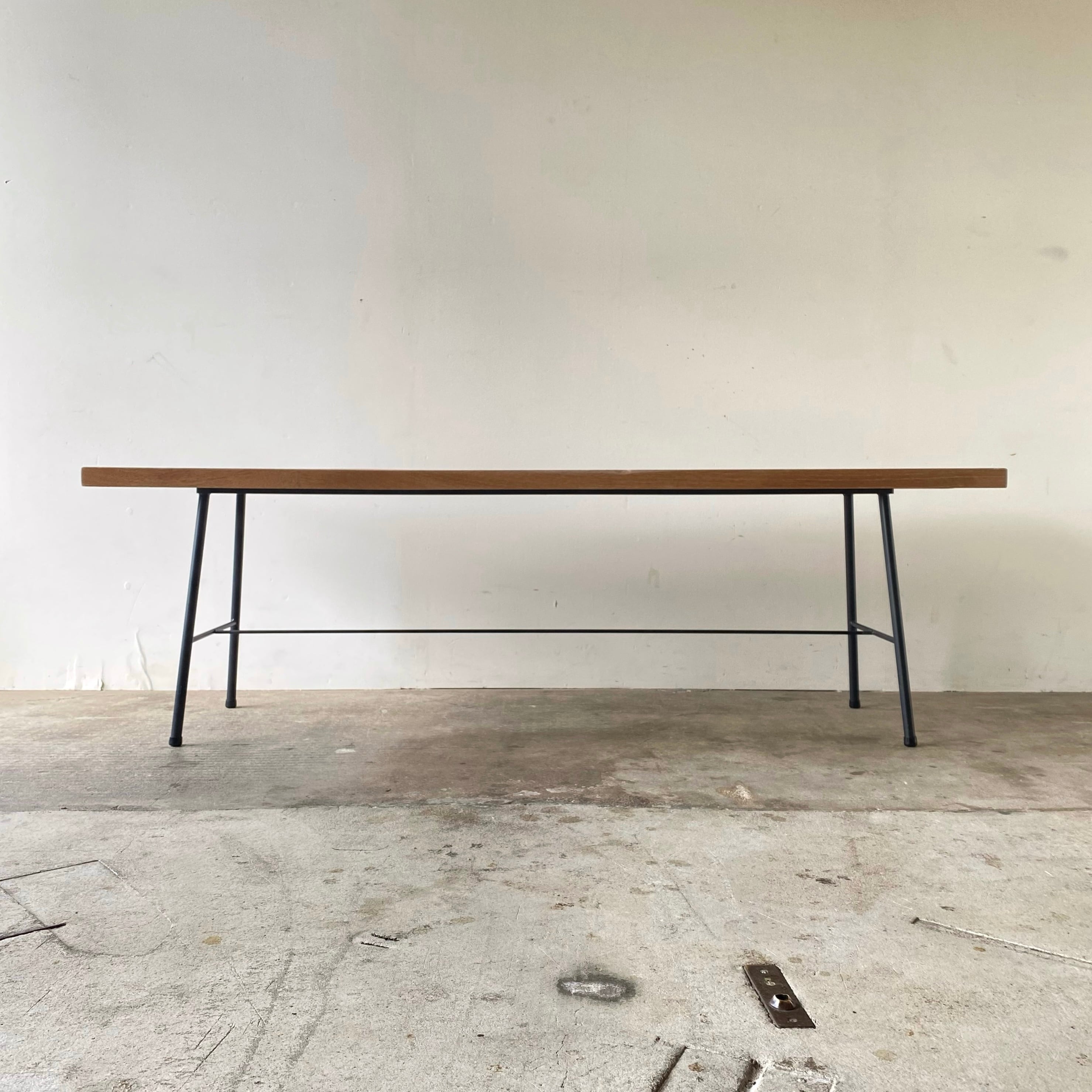 鉄脚のベンチ　0897