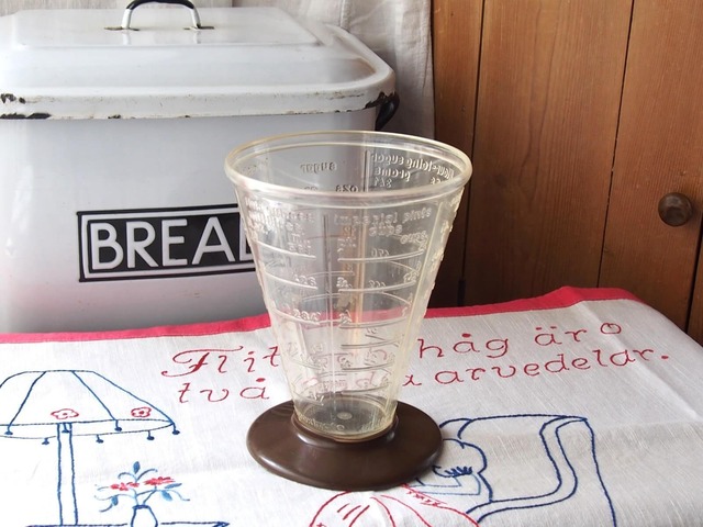 イギリスアンティーク　メジャーカップ　計量カップ