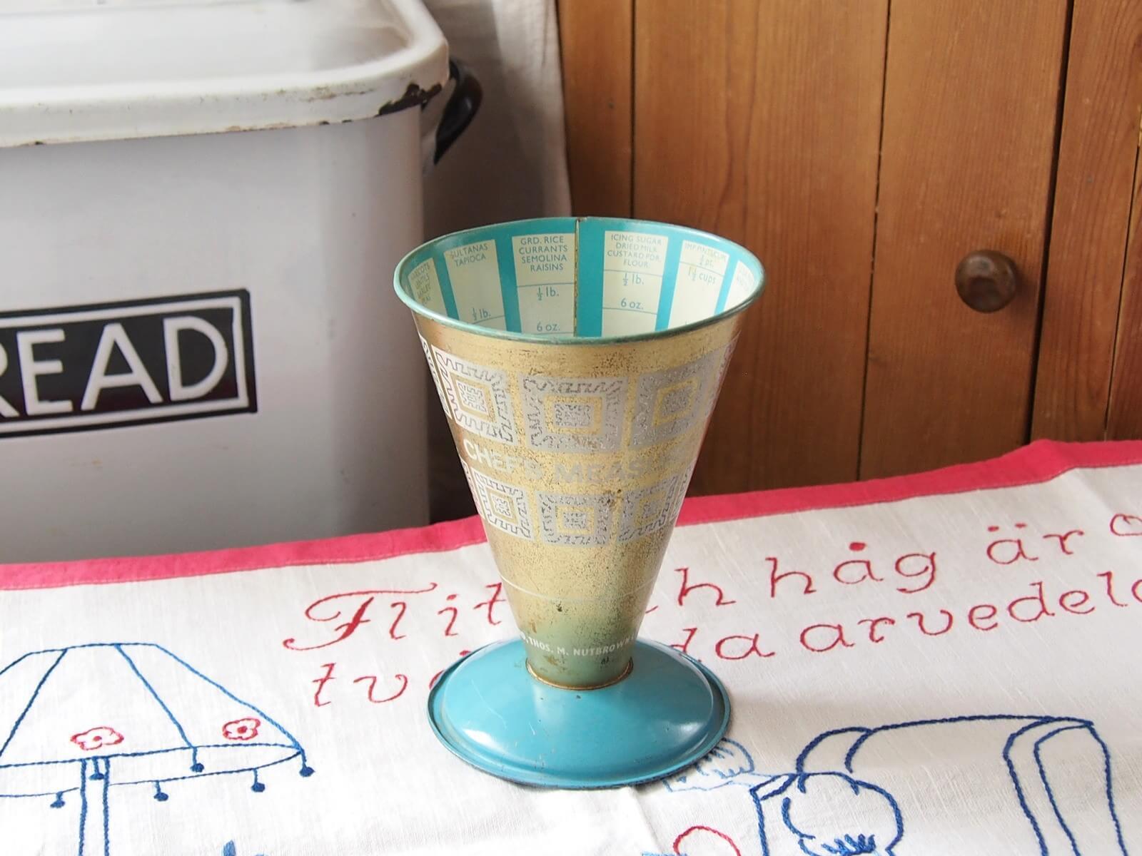 イギリスアンティーク メジャーカップ NUTBROWN