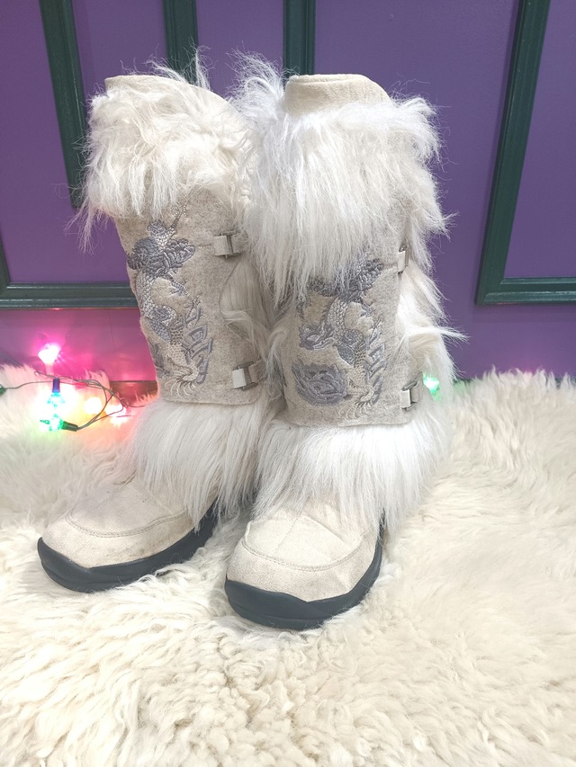 fur long boots