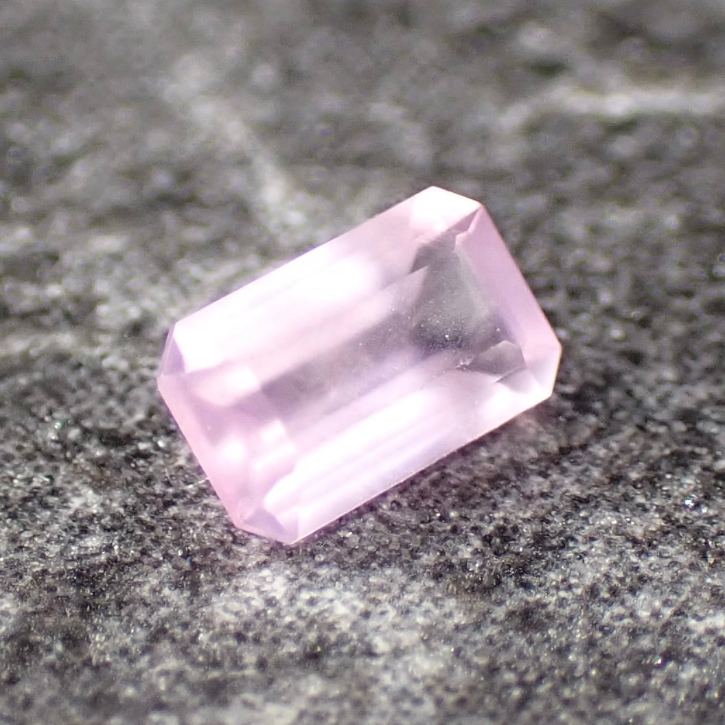 アンデシンラブラドライト 0.38ct オーバル | One Loose