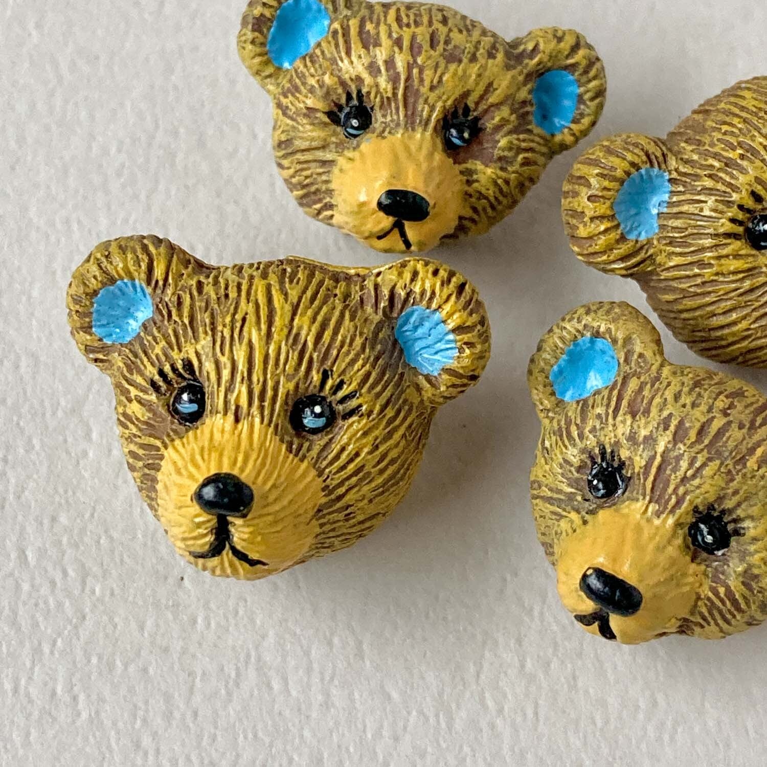 青い耳のクマの顔UKボタン（21mm/22mm） | Dua-アクセサリーパーツショップ