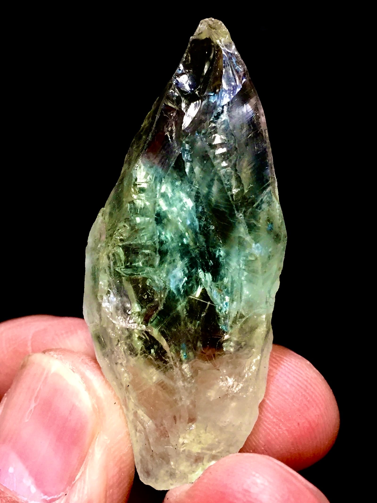 5) グリーン・アメジスト「プラシオライト」原石