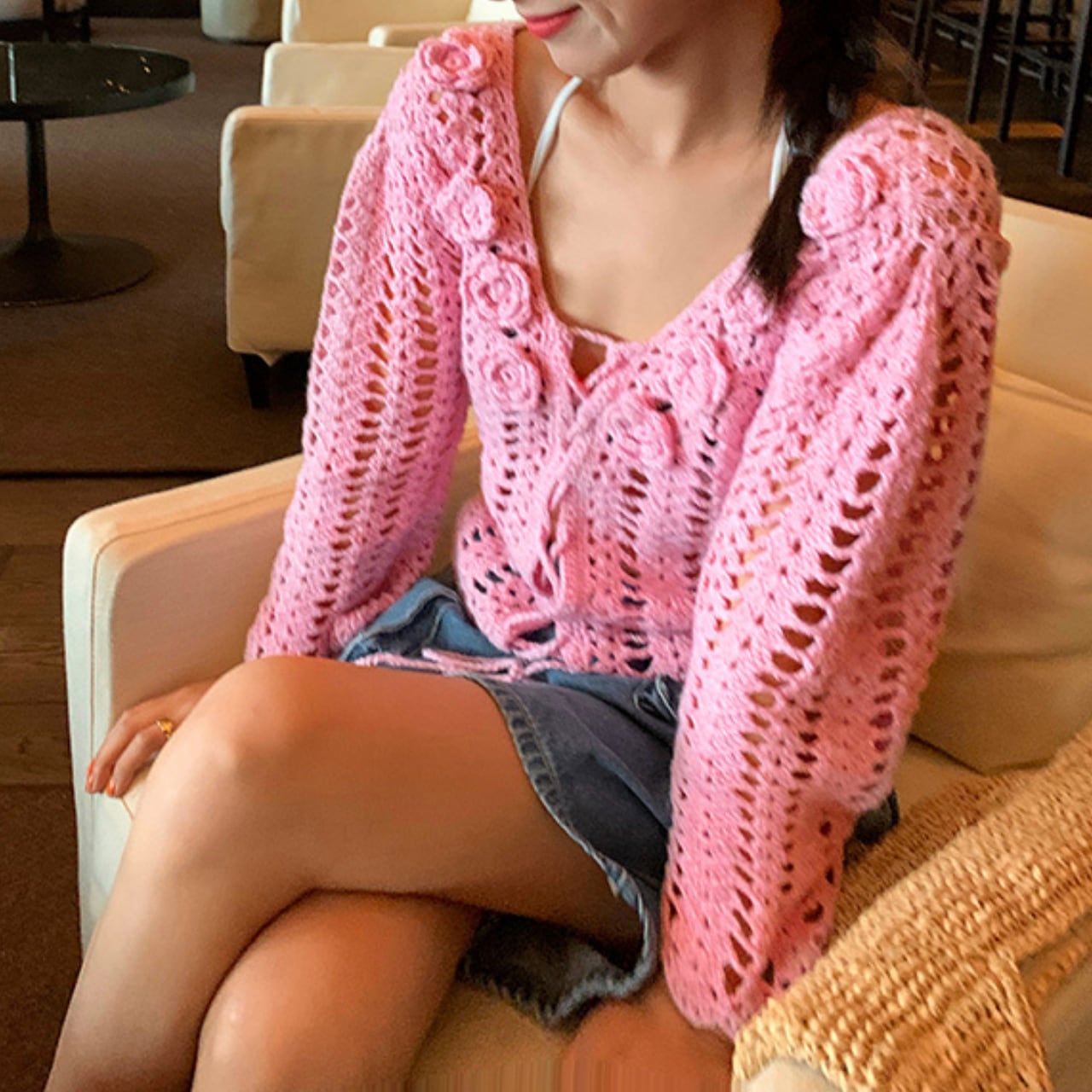 Openwork v-neck flower knit 00119