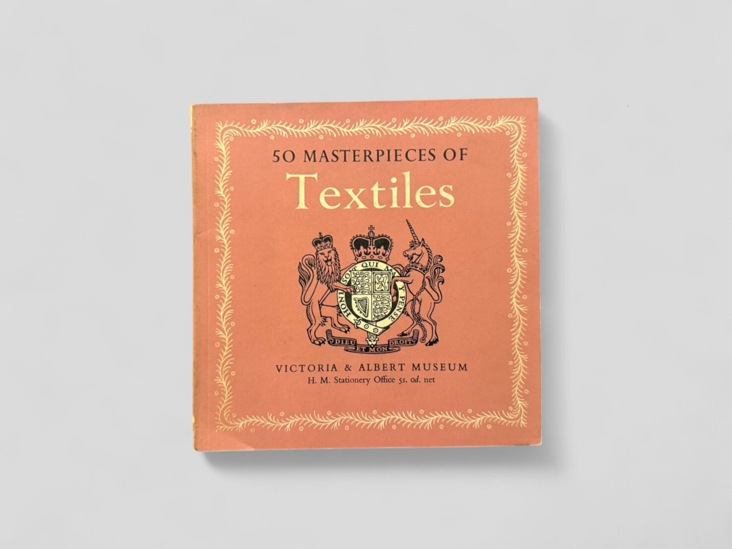 【ISYM/SF077】【REPRINT】50 Masterpieces of Textiles(1958) /Victoria and Albert Museum