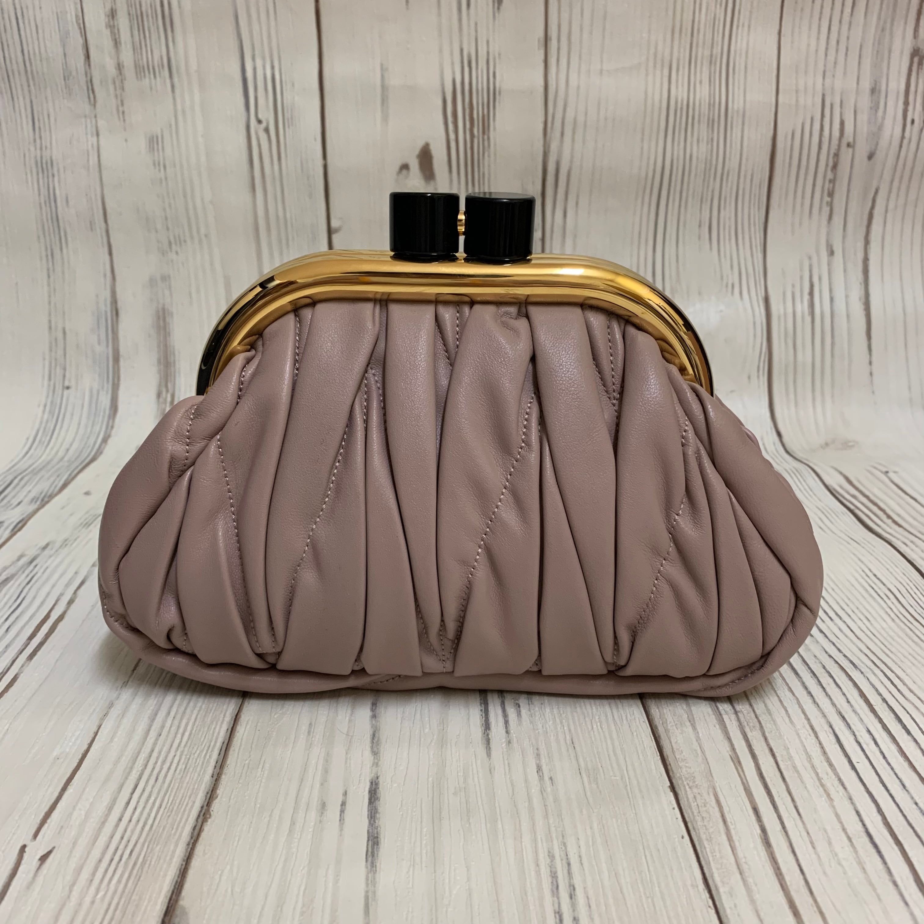 miumiu ミュウベルナッパレザーショルダー クラッチバッグ 