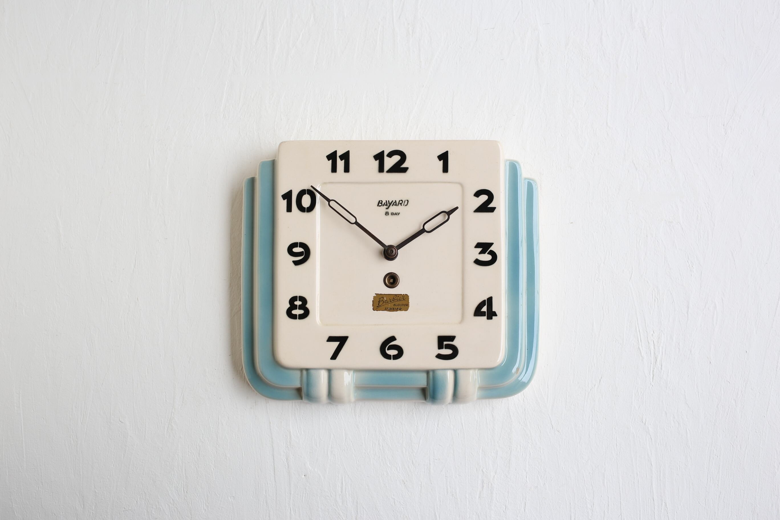 フランス アンティーク ヴィンテージ BAYARD 陶器製 掛時計 アールデコ調 スクエア型 (単3電池式クォーツ交換済) N-04856