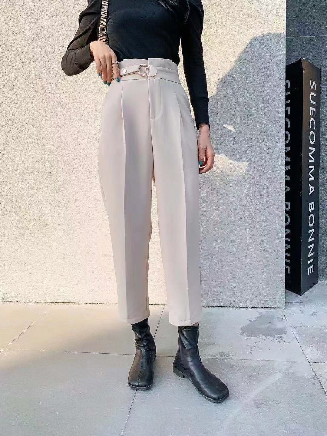 モチーフバックルウエスト テーパードパンツ