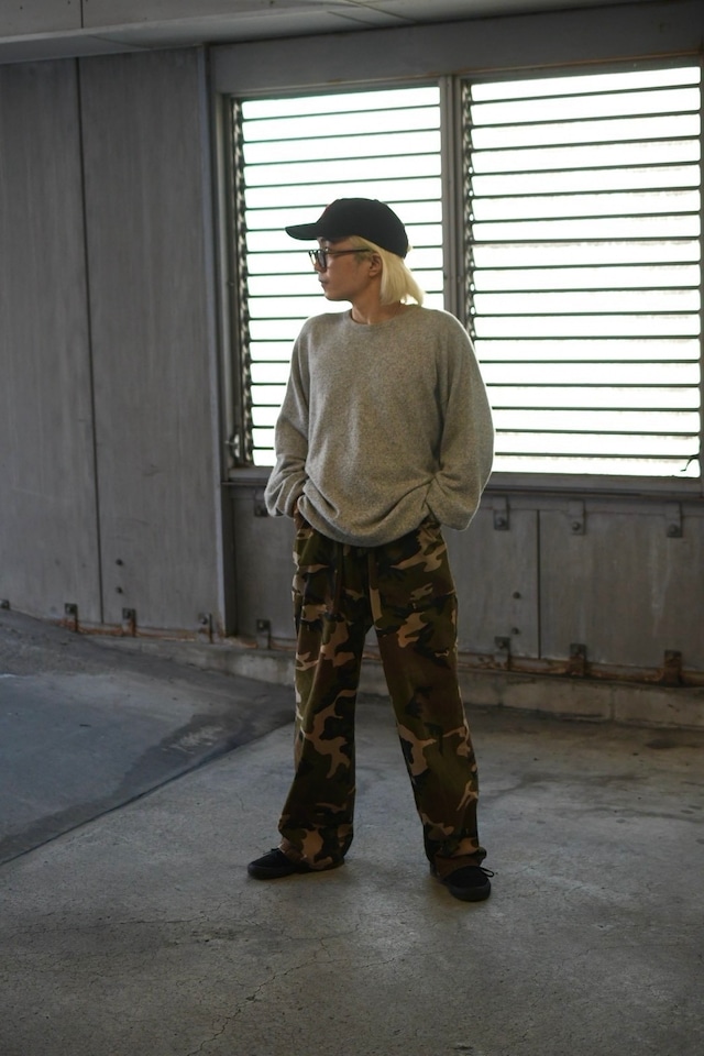 OK/80's "Neiman Marcus" feather grey pure cashmere knit
