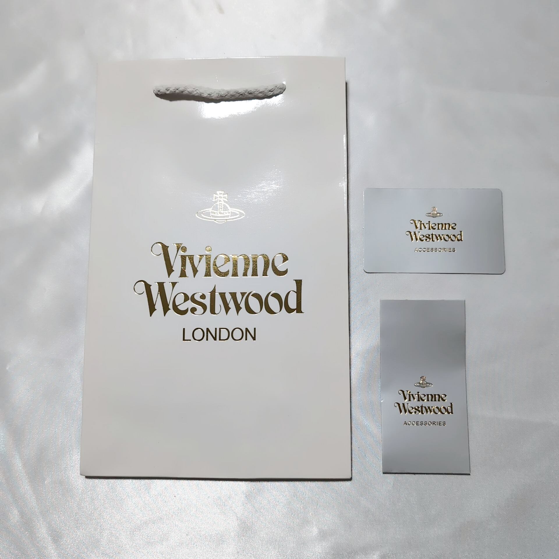 ヴィヴィアンウエストウッド ラウンドファスナー長財布 エンボス