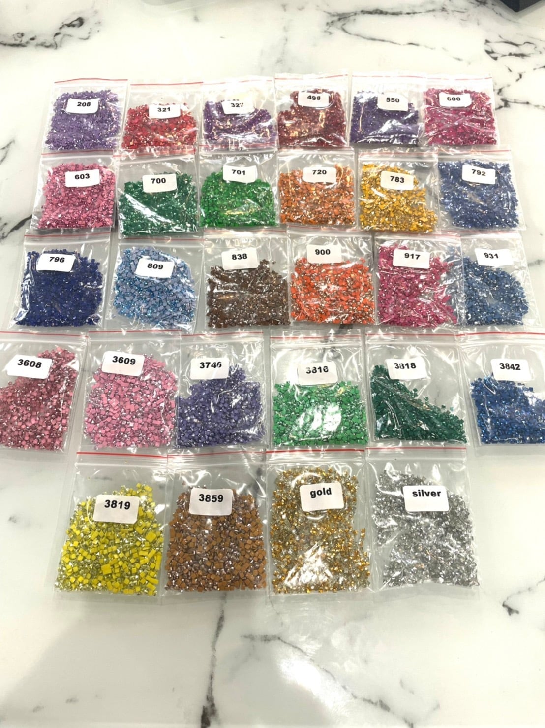 【3818番】メタリックビーズ⭐︎四角(square)ビーズ 5g入り