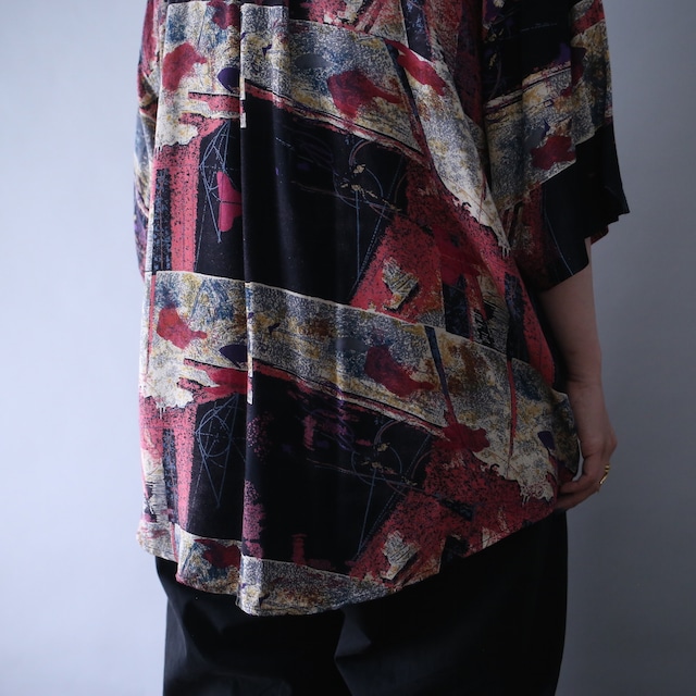 "GOOUCH" psychedelic full art pattern over silhouette h/s shirt