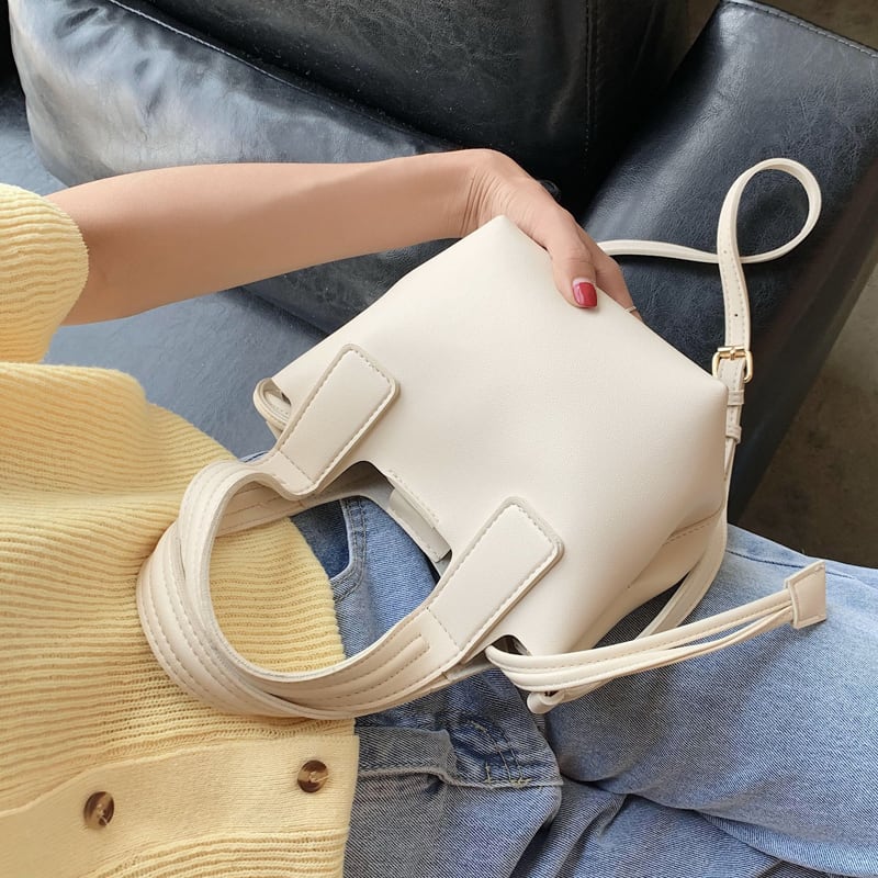 オールマッチワンショルダーウエスタンスタイルスモールバッグメスバッグ2020人気の新しい流行のファッションネットレッドメッセンジャーバッグシンプルなハンドバッグ 手作りハンドバック12912714926