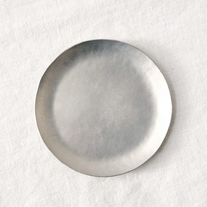 石川智美　Tomomi Ishikawa  アルミ平皿小　砂目