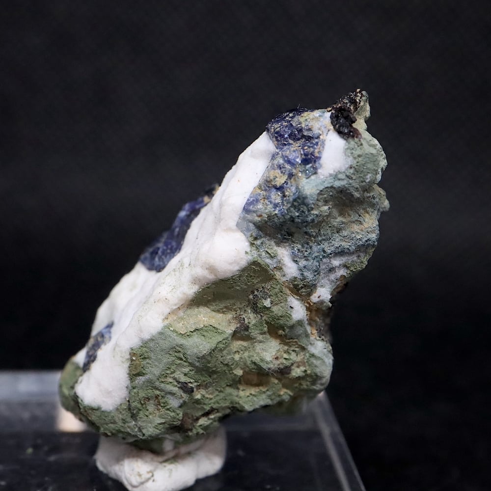 ベニトアイト 自主採掘！ ベニト石 カリフォルニア産 15,2g BN120 鉱物