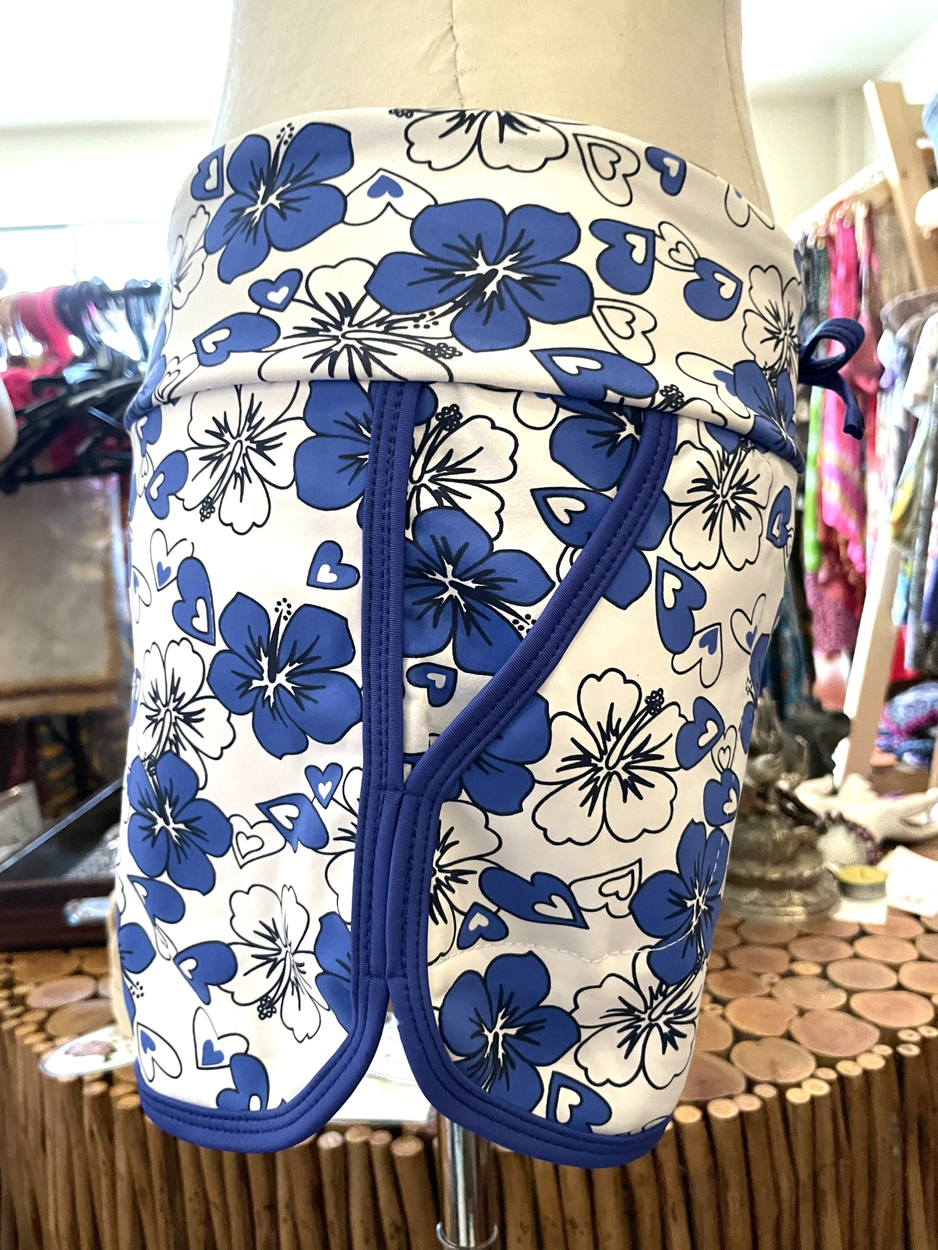 新品‼emmi ブルーのヒョウ柄トレーニング用ウェア上下 新品‼emmi ブルーのヒョウ柄トレーニング用ウェア上下