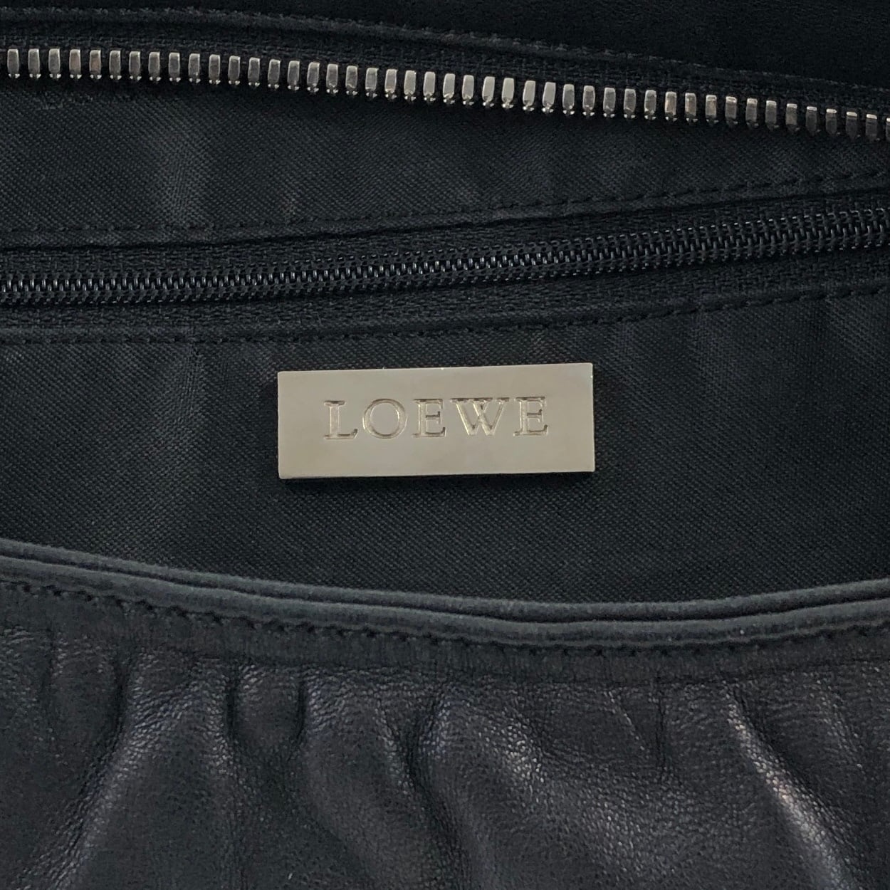 LOEWE ロエベ ショルダーバッグ ブラック アナグラム ナッパレザー