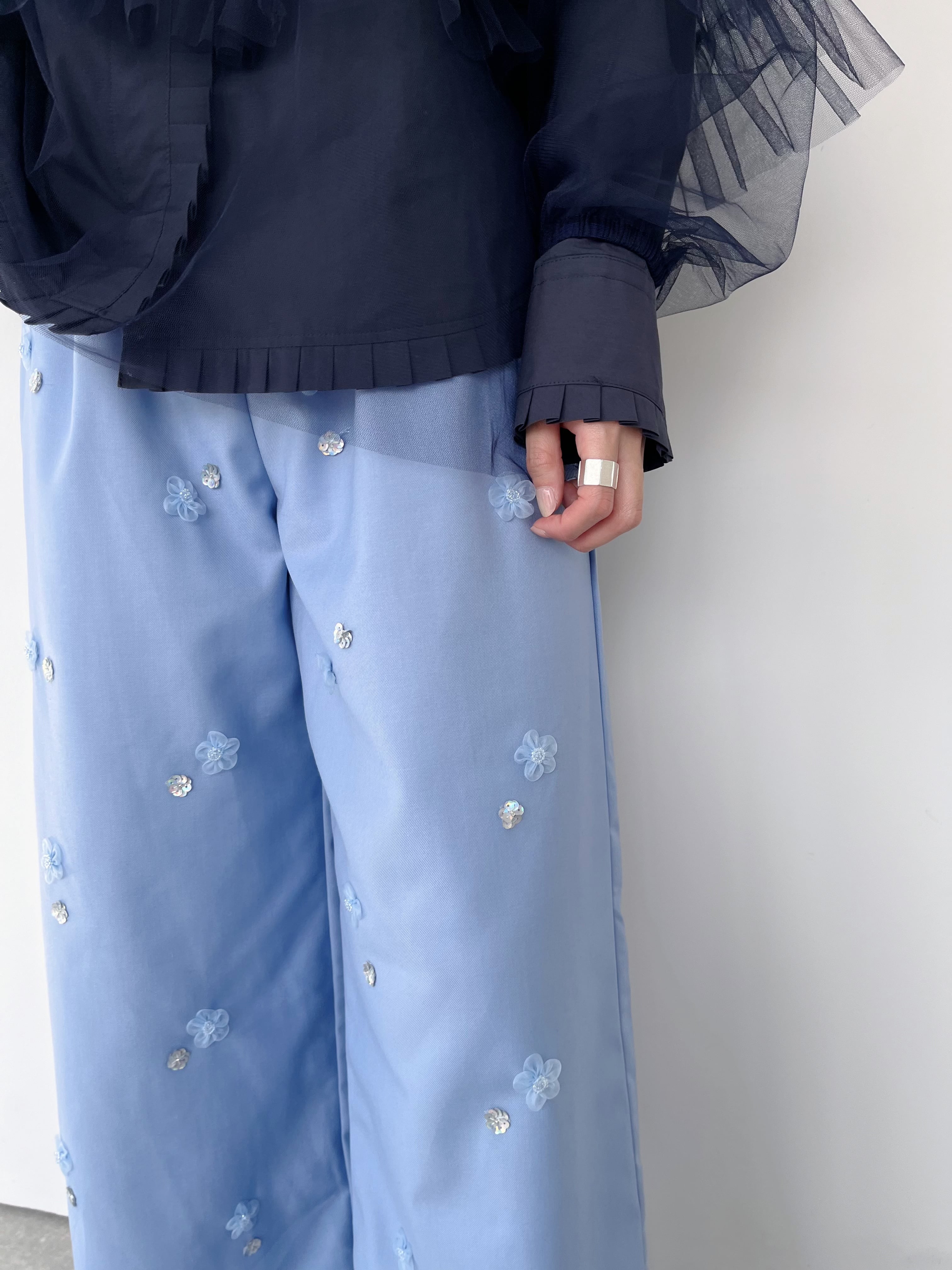 差がつく服【Sister Jane】DREAM コーンフラワー装飾パンツ DREAM sister jane Cornflower Embellished Trousers | KOKO