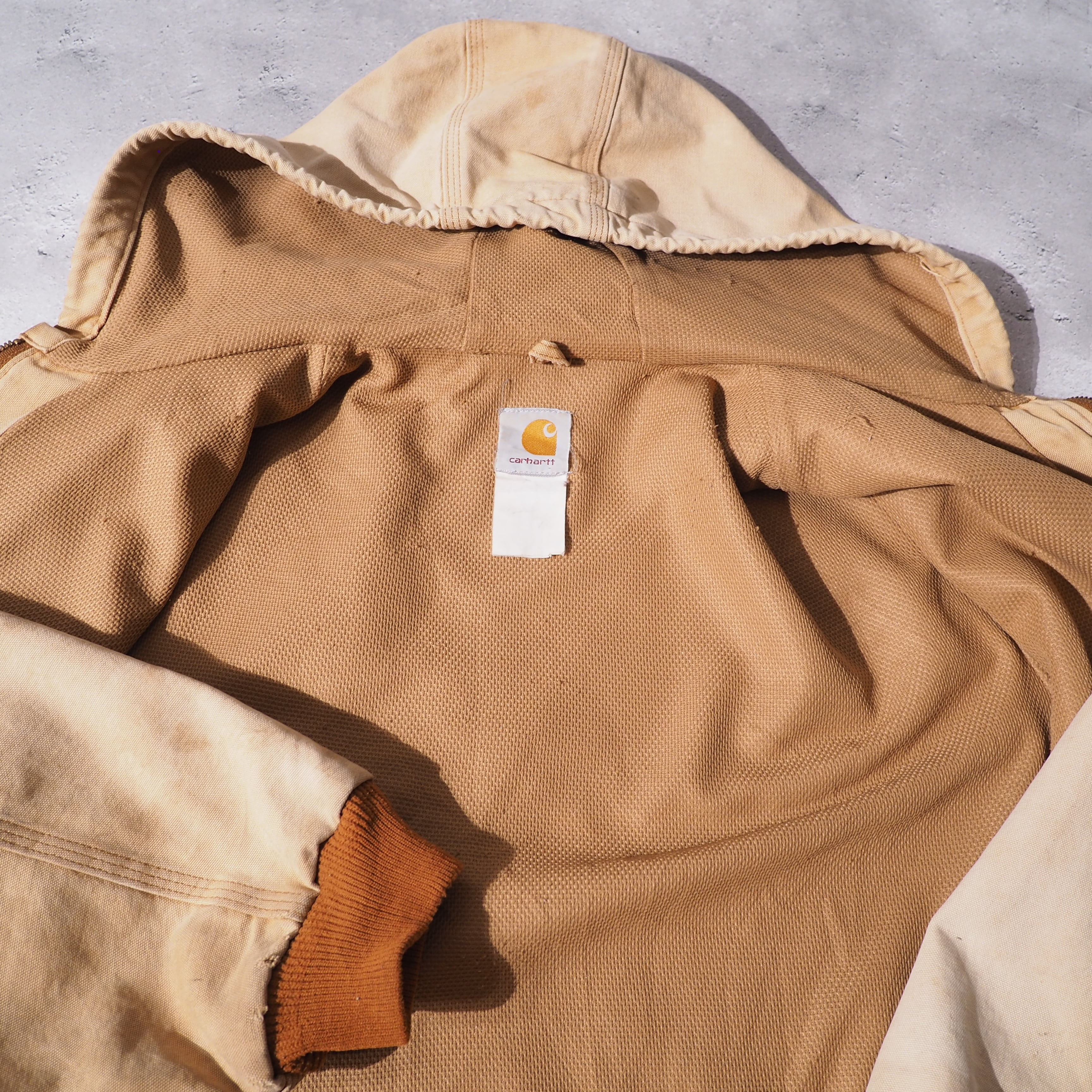 Carhartt ” Aging damage processing vintage Active jacket Carhartt ” Aging damage processing vintage Active jacket