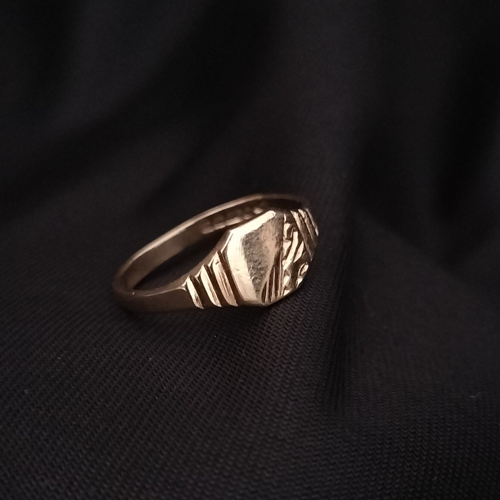 Vintage 9ct Gold Signet Ring 1979年UK