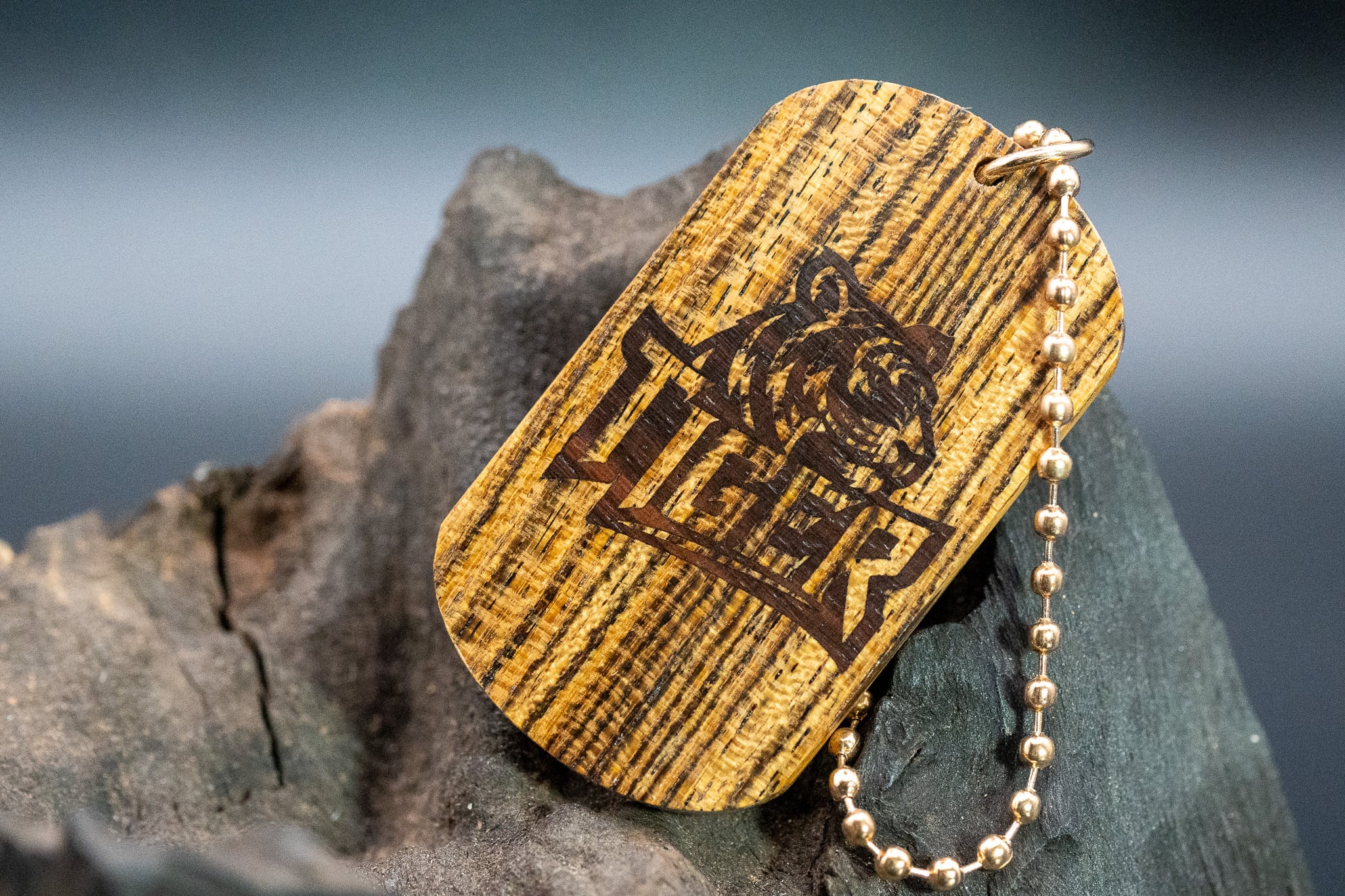 【黄王檀】リオグランデパリサンダー ドッグタグ 象嵌 TIGER