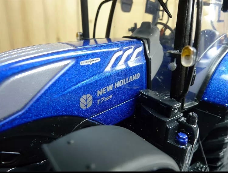 New Holland T7.225 Blue Power (2016)/ ニューホランド T7.225 ...