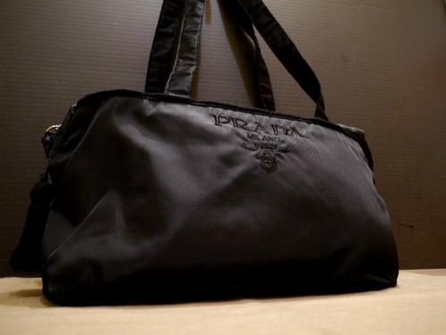 美品◆PRADAプラダ ロゴ刺繍フリンジ ナイロン ショルダーバッグ黒◆