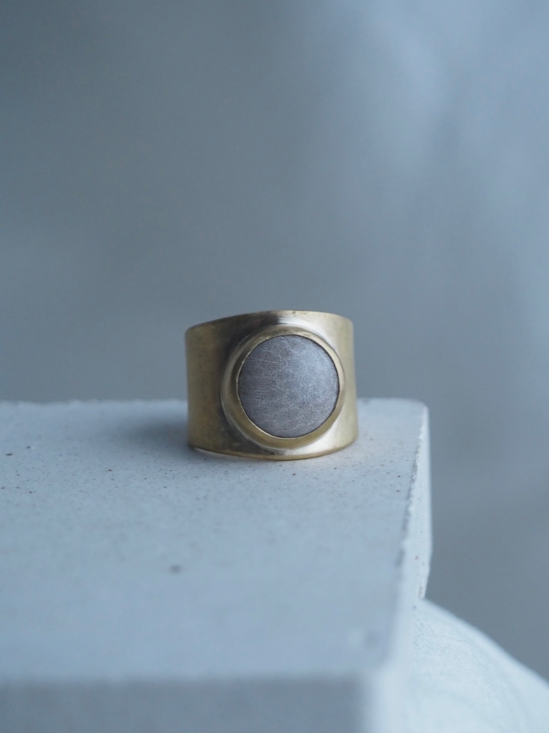 WIDE STONE RING// 9stones
