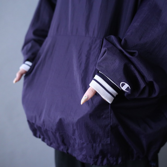 "Champion" knit switching design over silhouette nylon parka
