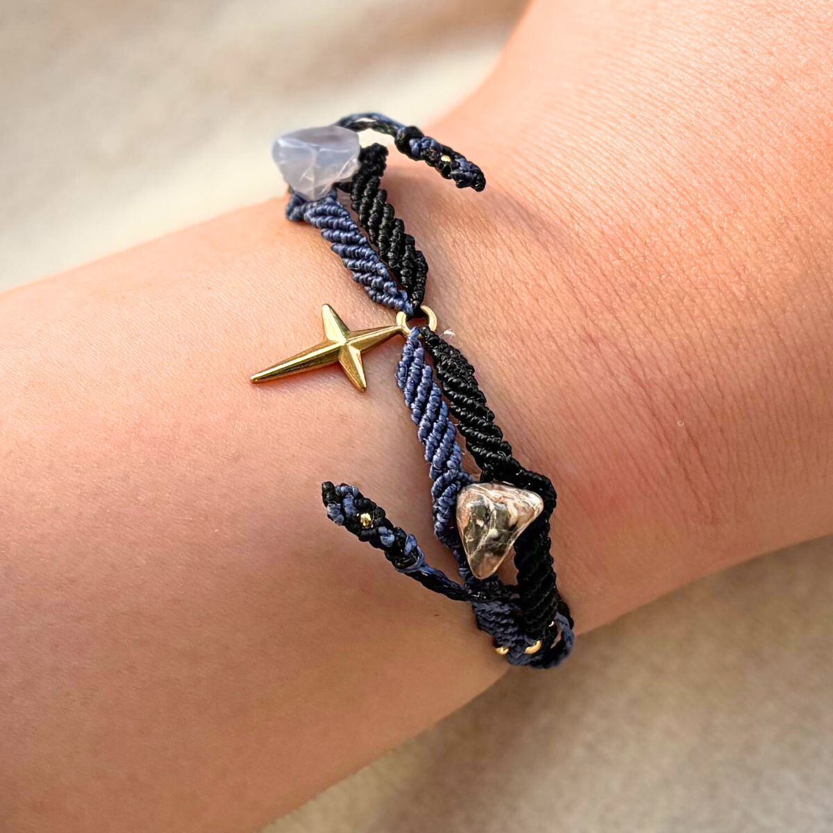 つけっぱなし ブレスレット ミサンガ 水に強い 金属アレルギー配慮 ステンレス 天然石 紐 ゴールド 切れにくい 足首 アンクレット おしゃれ イニシャル 誕生石 母の日