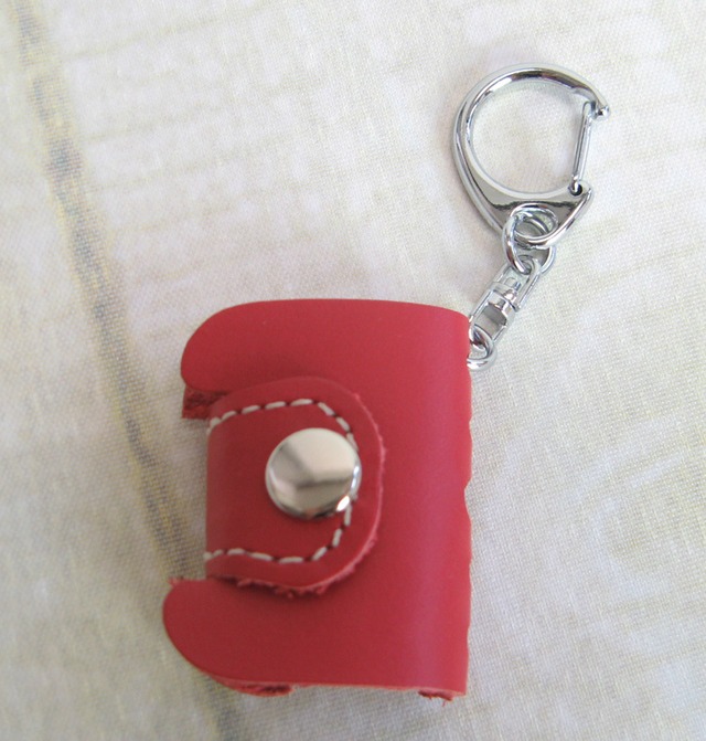 柔らかな牛革使用 日本製イヤホンコードホルダー ホルダー付き レザーギフトにも made in japan