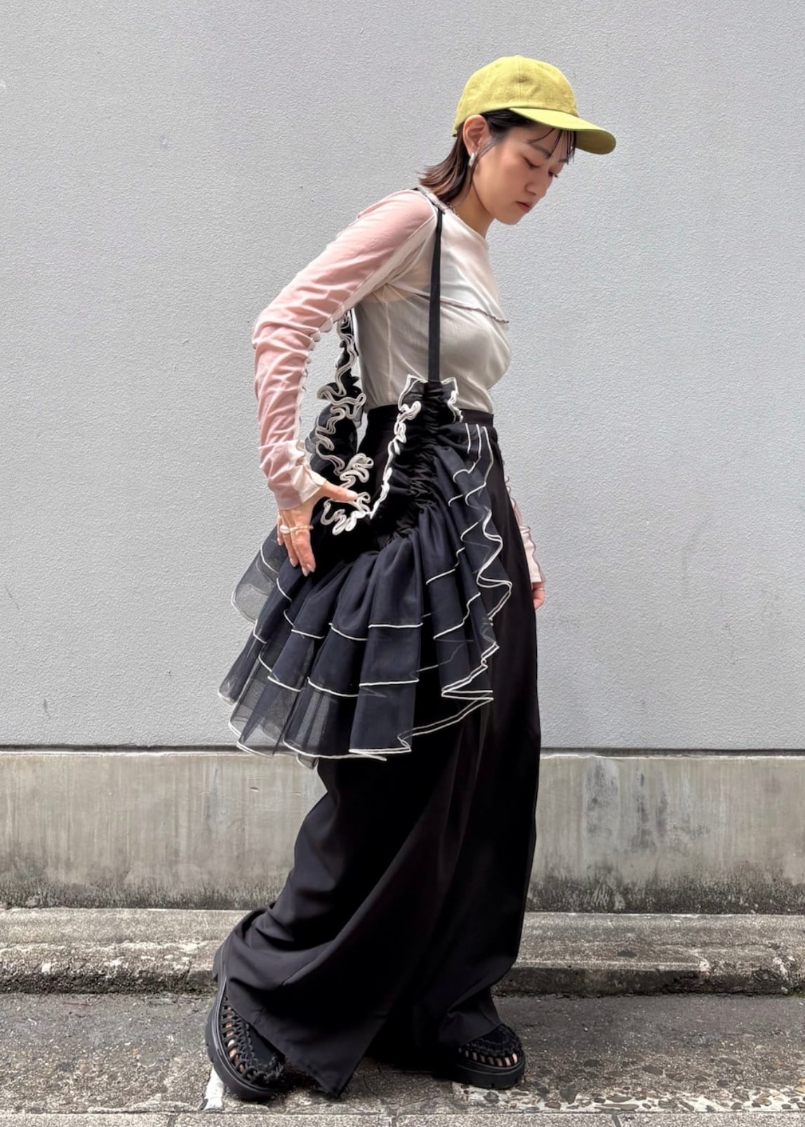 DŌRA TIER Maxi | Ruffled Hidden Bag - MELLOW BLACK | ORIENT MILLINERY