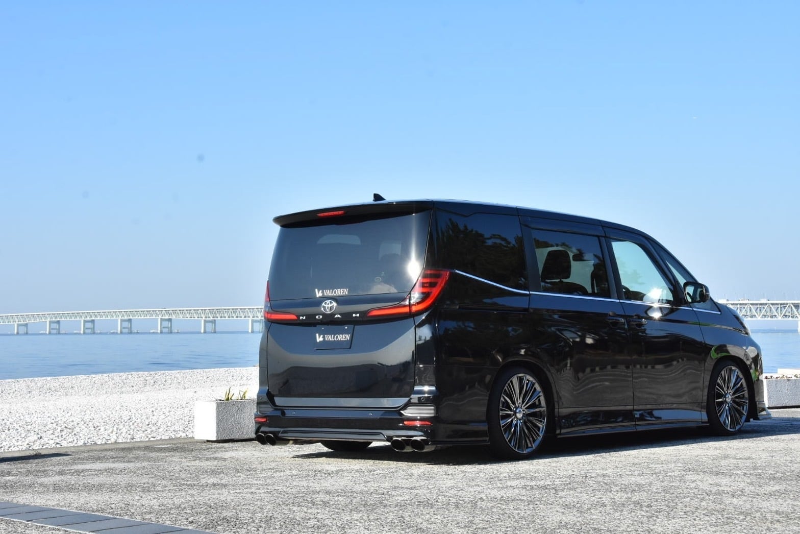 VALOREN Exhaust System High End Muffler 左右4本出しマフラー VALOREN Exhaust System High End Muffler 左右4本出しマフラー